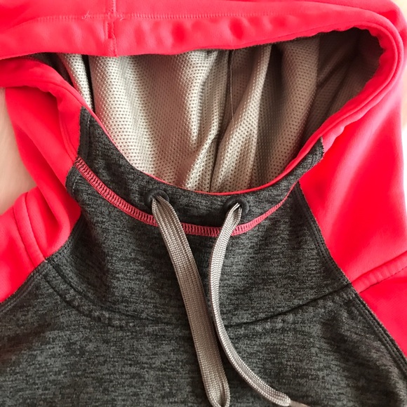 ｎｉｋｅ ｔｈｅｒｍａ-ｆｉｔ ｓｗｅａｔｓｈｉｒｔ - Picture 4 of 6